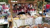 Na Suhorju so skuhali ovčjo juho, s katero so nekoč postregli v 
času obiranja sadja.