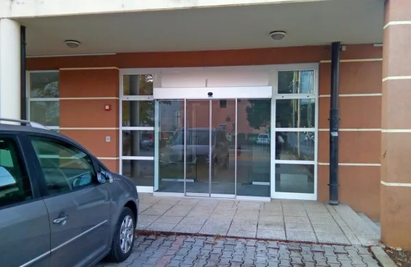 Knjižnica bo zaživela v prostorih banke v središču naselja.
