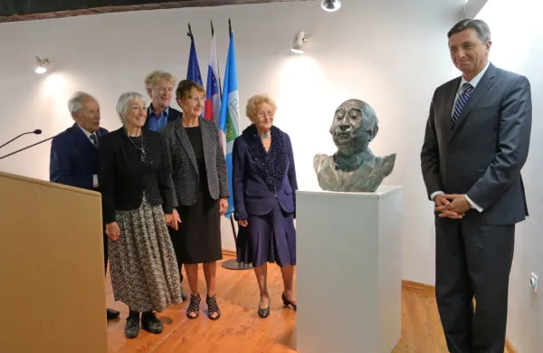 Kip enega najbolj znanih slovenskih dirigentov  Antona Nanuta bo 
dobil mesto na osrednjem kanalskem trgu. 