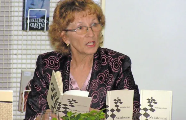 Andrejka Jereb je pesmim o ljubezni sčasoma dodajala tudi verze s  filozofskimi vprašanji.   