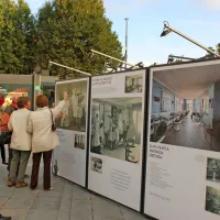 Razstava bo na osrednjem mestnem trgu na ogled do konca leta, 
po zaključeni obnovi notranjosti pa   tudi v stavbi salona. 
