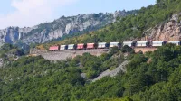 Sedanja proga ima 27 promilov naklona, drugi tir bo na Kraški rob 
“plezal” s 17 promili naklona.