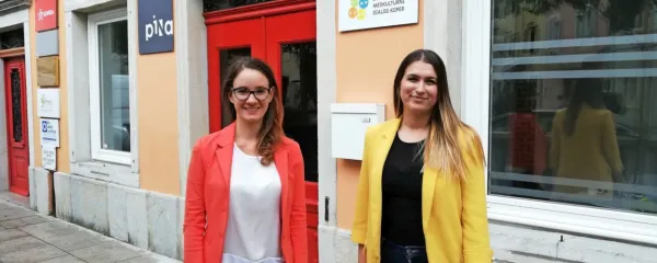 Mirna Buić (levo) in Darja Oražem, koordinatorici projekta