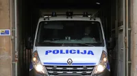 Prestregli več kot sto migrantov