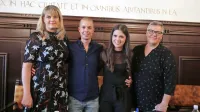Z leve: Larisa Štoka, Krisova starša Matteo Zudich in Ana Jerak ter  
Katarina Podgajski, fotografija je nastala na torkovi tiskovni 
konferenci, kjer  so pojasnili, da so za  Krisa  zbrali  3,719.000 
evrov.   