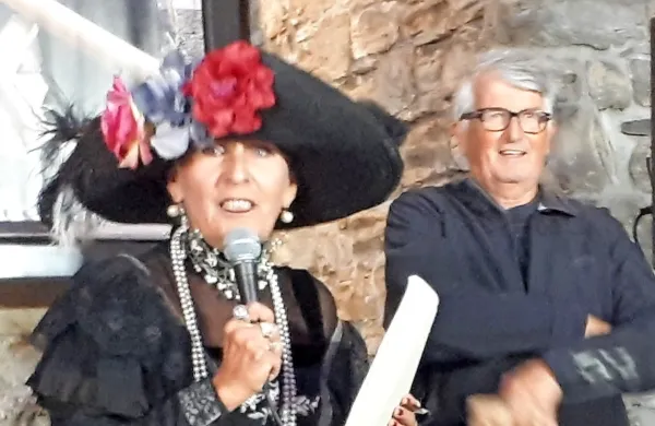 Ubald Trnkoczy je prispeval idejno zasnovo,    Irena Dolinšek pa je 
povezovala prireditev.