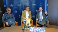 Mitja Galuz, prvi mož Jadralnega društva Barkovlje-Grljan - 
prireditelja Barkolane, Vasilij Žbogar in Kai Berthens
