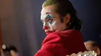 Joaquin Phoenix je z vlogo Jokerja  prekosil svoja najboljša 
predhodnika doslej, Jacka Nicholsona in pokojnega Heatha Ledgerja.