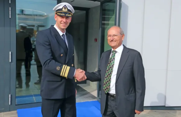 Jadran Klinec in predsednik uprave podjetja Elman iz Pomezie Maurizio Rondini ob podpisu pogodbe