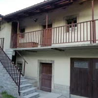 Sežanski slikar Marijan Miklavec je pri 81 letih obnovil staro domačijo