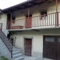Sežanski slikar Marijan Miklavec je pri 81 letih obnovil staro domačijo
