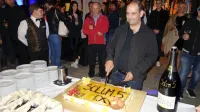 Ob peti obletnici vinoteke Solum so razrezali jubilejno torto.