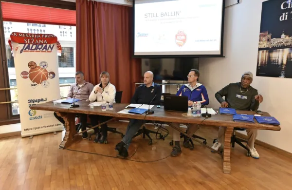 Z leve: Marko Likar (KK Sežana), Ivana Milič (ŠZ Jadran), Giovanni 
Adami (Fip), Erik Švab (Euroservis) in Rich Laurel