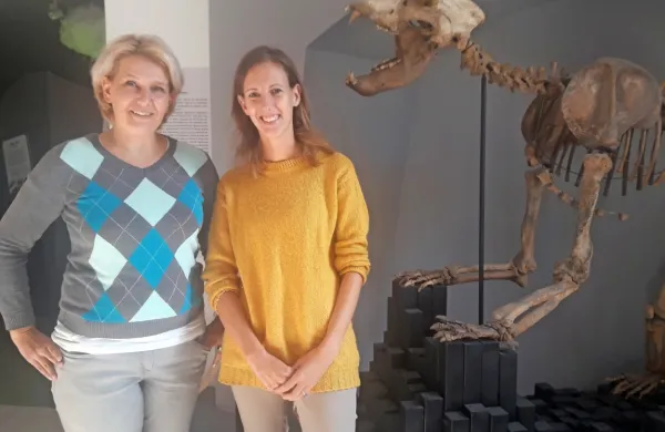 Direktorica zavoda Znanje Tatjana Hvala in vodja Notranjskega 
muzeja Tina Poljšak.