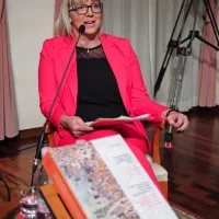 Suzana Todorović: “Istrani  romanskih in slovanskih korenin so  
delili skupno usodo, ki je v določenem obdobju škodovala enim, v 
drugem drugim.” 