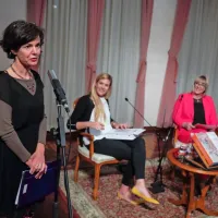 “Suzana Todorović je najbolj plodovita dialektologinja mlajše 
generacije,” je kolegico pohvalila dr. Tjaša Jakop.