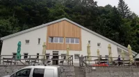 Planinski dom na Sviščakih že ima novo zunanjo podobo, notranjost pa še čaka na dokončanje.