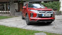 Ima nov obraz in nov motor, a malce čudi odločitev, da Japonci 
ponujajo ročni menjalnik s petimi prestavami.