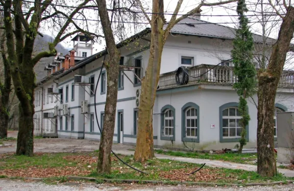 Nihče noče tolminskega Paradisa
