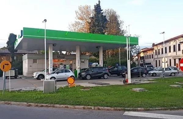 V noči na sredo je bila bencinska črpalka v Vipolžah znova tarča 
vlomilcev.