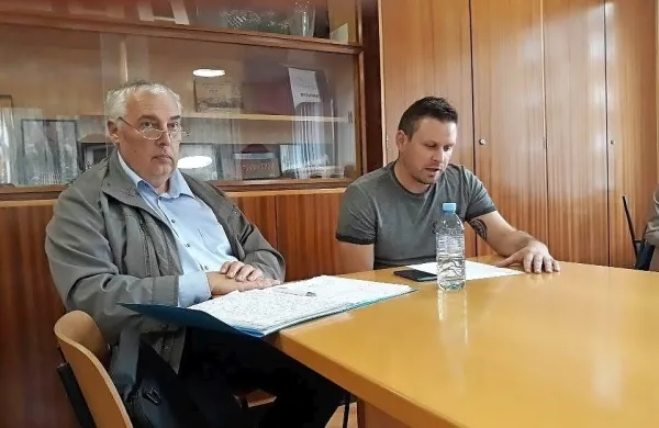 David Bavdaž in Matjaž Berlot sta odstopila, glavni razlog pa je nesoglasje  o tem, ali občina dovolj 
naredi za varovanje okolja. 