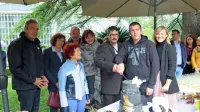 Uporabniki in zaposleni v Društvu Vezi so včeraj z županoma in županjama   kraško-brkinskih občin praznovali dve desetletji pestrega 
in plodnega delovanja.