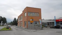 Vhod v cono Meblo, kjer je za 34.500 kvadratnih metrov cest 
oziroma skupne infrastrukture, v katero se ni vlagalo.
