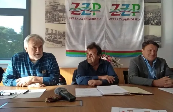 Pavel Gregorčič, predsednik Zoran Škrlj in Peter Velikonja so 
včeraj predstavili pogled ZZP na oblikovanje pokrajin. 