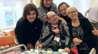 Fabio Rizzi je  torto delil s svojci in prijatelji. Za odlično vzdušje so 
poskrbeli člani skupine Šank Rock (z leve) Bor Zuljan, Cveto Polak 
in Matjaž Jelen ter Rizzijeva življenjska sopotnica Lea Hedžet, 
glasbena urednica na Radiu Koper.