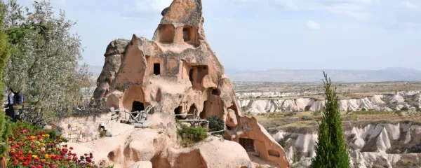 Pozor, pročelja padajo!