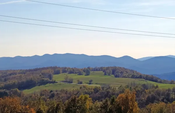 V bližino Artviž namerava družba Eolka postaviti sedem vetrnih elektrarn, dve od teh bi stale v smeri proti Mršam.