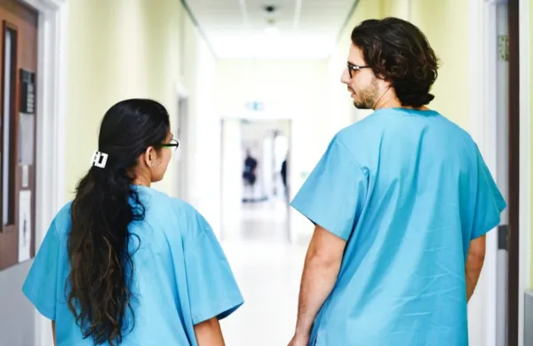 Po oceni sindikata zdravstva in socialnega varstva je  zakon o 
poklicnih kompetencah za srednje medicinske  sestre v mnogo 
čem škodljiv.  