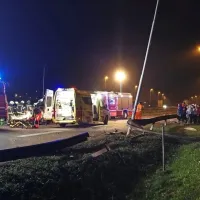 Pijan trčil v avto in pobegnil
