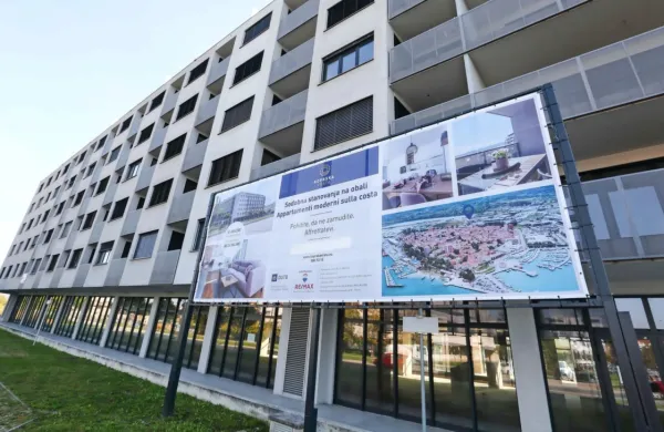 V slabi banki pravijo, da so v objektu Koprska vrata zaradi višjega izkupička bolj naklonjeni prodaji 
združenih poslovnih prostorov kot pa posamičnih, a takšna poslovna praksa nekaterih ne prepriča.