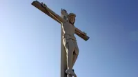 Po kakovosti izstopa pokopališki križ v Pivki, ki  je bil izdelan v 
priznani Salmovi livarni na Moravskem po modelu historicističnega kiparja Antona Dominika von Fernkorn.