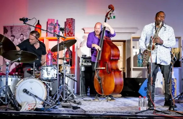 Festival je veličastno sklenil ameriško-norveški trio (z leve):  Paal Nilssen-Love,   Ingebrigt Haker Flaten in David Murray. 