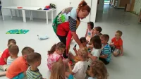 Nataša Frank z Miškom Bamijem  zadnje leto gostuje po primorskih 
šolah in vrtcih, vabijo jo številni zavodi in društva, z največjim 
veseljem pa se odzove tudi na povabila pediatričnih oddelkov in 
bolnišnic za otroke. 