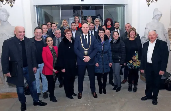 Med piranskimi občinskimi svetniki se pletejo tudi manj običajna zavezništva.