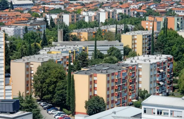 Mandat upravnika za upravljanje večstanovanjske stavbe  bi bil 
omejen na pet let, predlaga ministrstvo.