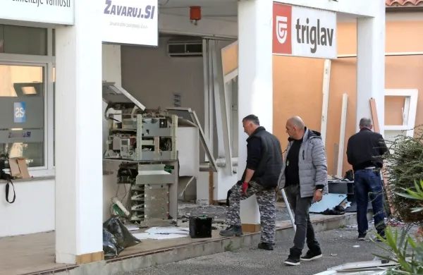 Škofjote, ki živijo v kompleksu ob cerkvi in okoliške prebivalce  je 
ob 4.30 zbudila silovita eksplozija.