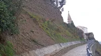 Delavci Okolja Piran so padle kamne že očistili, pričakovati pa je, 
da bodo novi prileteli že ob naslednjih padavinah. 