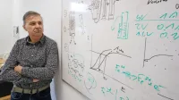 Vsi želimo dobro in vsi želimo ohraniti svoje okolje, ampak če nekdo zagovarja samo parcialni interes in se ne zaveda globalnega konteksta, dejansko lahko nehote  škodi okolju, opozarja dr. Matjaž Valant.