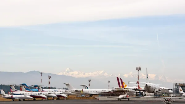 Kam lahko potniki letijo z Brnika dober mesec po stečaju Adrie Airways?