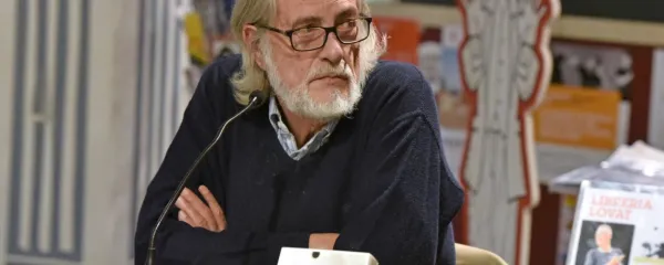 Sergio Tavčar v knjigi pripoveduje svojo zgodbo in športno 
dogajanje v tedanji Jugoslaviji.