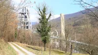 Menda je nemogoče izmeriti, kako mešanica izpustov iz cementarne vpliva na zdravje ljudi, zato naj bi bil potreben drugačen  
pristop.    