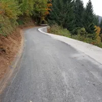 Prvih 500 metrov od Stadorja navzdol so obnovili, nadaljujejo z 
najbolj poškodovanim odsekom, dolgim  skoraj kilometer. 