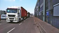 Takšni so vsakdanji prizori pred halo na naslovu Sermin 70.