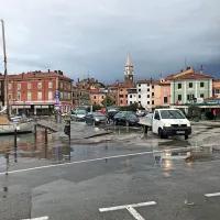 Izola, danes okrog 8. ure.