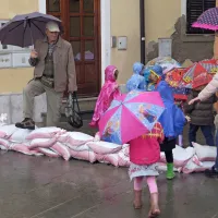FOTO: Zaradi plimovanja poplave od Pirana do Ankarana