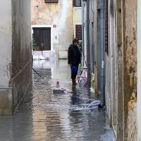 FOTO: Zaradi plimovanja poplave od Pirana do Ankarana